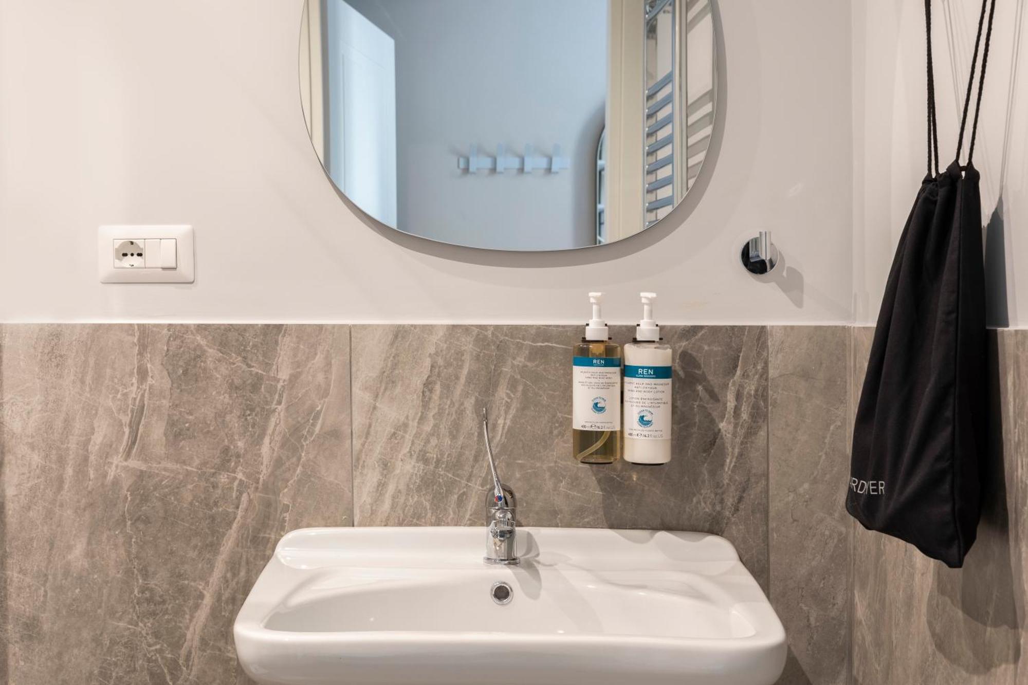 Отель Numa Rome Linea Экстерьер фото